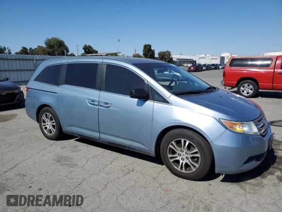 2013 Honda Odyssey EX z VIN 5FNRL5H44DB075651, wystawiony jako Copart lot #64466045 z przebiegiem 196 033 mil mil oraz Szkoda całkowita • Salvage title. Historia ofert i sprzedaży dostępna na DreamBid. Obrazek 4.