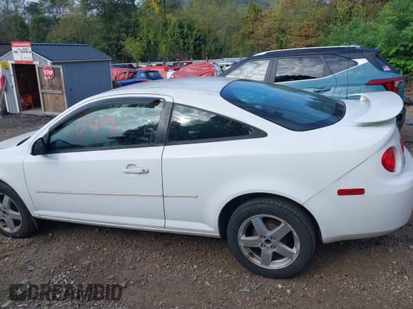 2005 Chevrolet Cobalt LS with VIN 1G1AL12FX57591190, listed as a IAAI auction lot 43310471 with 121,260 mi miles and . Bid and sale history available at DreamBid. Image 14.