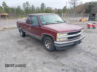 1997 Chevrolet Silverado 1500 z VIN 1GCEC19MXVE239610, wystawiony jako IAAI lot #41272086 z przebiegiem 222 780 mil mil oraz . Historia ofert i sprzedaży dostępna na DreamBid. Obrazek 1.