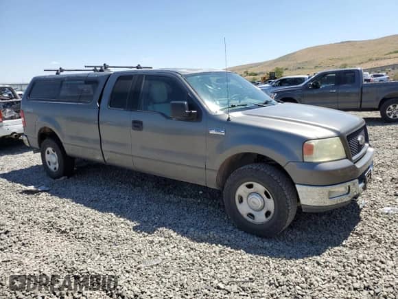 2004 Ford F-150 XL z VIN 1FTVX14524NA51943, wystawiony jako Copart lot #65364425 z przebiegiem 219 355 mil mil oraz Czysty tytuł • Clean title. Historia ofert i sprzedaży dostępna na DreamBid. Obrazek 4.