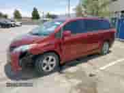 2017 Toyota Sienna LE Auto Access Seat z VIN 5TDKZ3DC4HS853532, wystawiony jako Copart lot #58519405 z przebiegiem 106 463 mil mil oraz Czysty tytuł • Clean title. Historia ofert i sprzedaży dostępna na DreamBid. Obrazek 1.