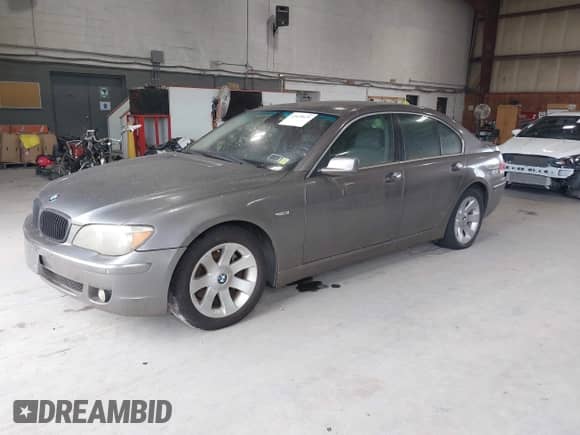 2007 BMW 7 Series 750i with VIN WBAHL835X7DT08227, listed as a IAAI auction lot 42620623 with 177,516 mi miles and . Bid and sale history available at DreamBid. Image 2.