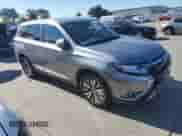 2020 Mitsubishi Outlander ES z VIN JA4AZ3A30LZ023552, wystawiony jako Copart lot #89810765 z przebiegiem 157 059 mil mil oraz Czysty tytuł • Clean title. Historia ofert i sprzedaży dostępna na DreamBid. Obrazek 4.