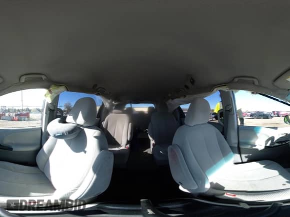 2014 Toyota Sienna LE z VIN 5TDJK3DC9ES092945, wystawiony jako IAAI lot #43472669 z przebiegiem 229 682 mil mil oraz . Historia ofert i sprzedaży dostępna na DreamBid. Obrazek 18.