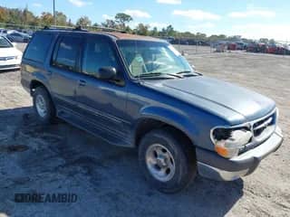 2000 Ford Explorer XLT with VIN 1FMZU63E4YZB16522, listed as a IAAI auction lot 41104271 with 259,369 mi miles and . Bid and sale history available at DreamBid. Image 1.