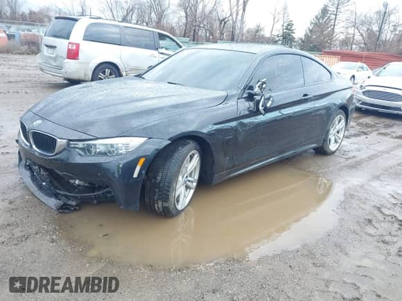 2014 BMW 4 Series 435i xDrive с VIN WBA3R5C57EK187561, выставлен на аукционе IAAI как лот 41722571 с пробегом 79 681 миль миль и . История ставок и продаж доступна на DreamBid. Изображение 19.