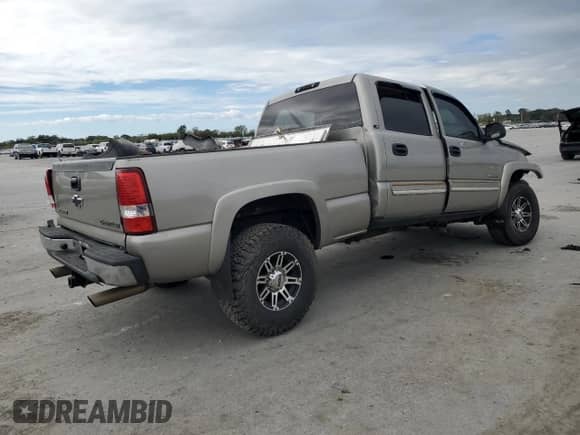 2003 Chevrolet Silverado 1500HD LS с VIN 1GCGC13U33F239621, выставлен на аукционе Copart как лот 71950024 с пробегом Не указан миль и Списание • Salvage title. История ставок и продаж доступна на DreamBid. Изображение 3.