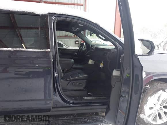 2023 Chevrolet Tahoe Premier с VIN 1GNSKSKL6PR545302, выставлен на аукционе IAAI как лот 41017179 с пробегом 16 877 миль миль и . История ставок и продаж доступна на DreamBid. Изображение 5.