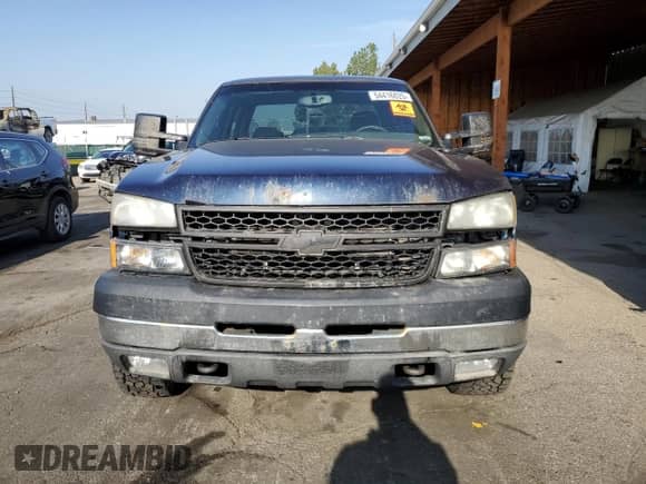 2007 Chevrolet Silverado 2500HD LT1 z VIN 1GCHK23D77F172251, wystawiony jako Copart lot #54416025 z przebiegiem 299 567 mil mil oraz Nie do naprawy • Non repairable. Historia ofert i sprzedaży dostępna na DreamBid. Obrazek 5.