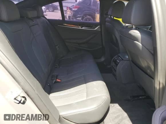 2021 BMW 5 Series 530i z VIN WBA53BH05MCG12177, wystawiony jako Copart lot #65425025 z przebiegiem 10 646 mil mil oraz Szkoda całkowita • Salvage title. Historia ofert i sprzedaży dostępna na DreamBid. Obrazek 10.