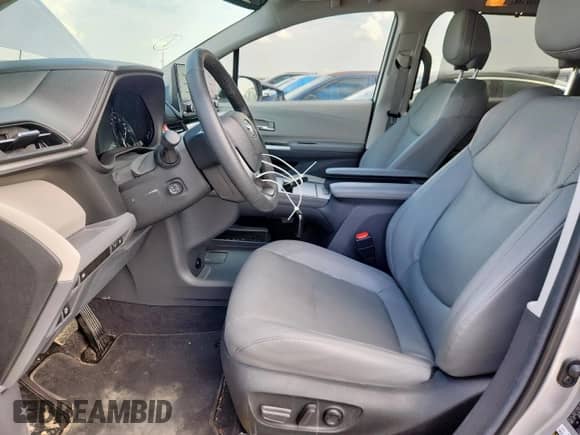 2024 Toyota Sienna Limited с VIN 5TDZRKEC9RS181136, выставлен на аукционе Copart как лот 64424245 с пробегом 26 062 миль миль и Списание • Salvage title. История ставок и продаж доступна на DreamBid. Изображение 7.