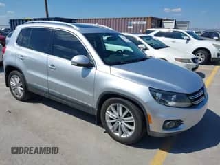 2012 Volkswagen Tiguan S с VIN WVGBV7AX3CW597270, выставлен на аукционе IAAI как лот 43317260 с пробегом 170 500 миль миль и . История ставок и продаж доступна на DreamBid. Изображение 1.