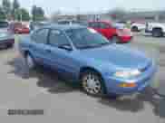 1996 Chevrolet Prizm z VIN 1Y1SK5283TZ057095, wystawiony jako IAAI lot #41676394 z przebiegiem 199 114 mil mil oraz . Historia ofert i sprzedaży dostępna na DreamBid. Obrazek 1.