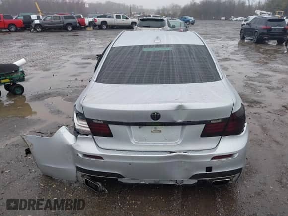 2014 BMW 7 Series ALPINA B7 xDrive with VIN WBAYF8C56ED653257, listed as a IAAI auction lot 41105402 with 81,462 mi miles and . Bid and sale history available at DreamBid. Image 16.