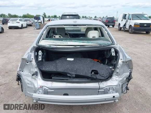 2024 Volvo S60 Plus Dark Theme z VIN 7JRL12FL9RG284662, wystawiony jako IAAI lot #42224795 z przebiegiem 15 019 mil mil oraz . Historia ofert i sprzedaży dostępna na DreamBid. Obrazek 17.