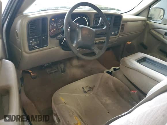 2002 GMC Sierra 1500 z VIN 1GTEC14W22Z149901, wystawiony jako Copart lot #60996325 z przebiegiem 243 259 mil mil oraz Czysty tytuł • Clean title. Historia ofert i sprzedaży dostępna na DreamBid. Obrazek 8.