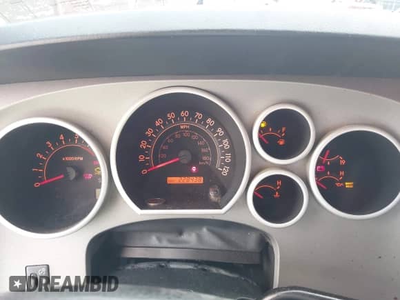 2012 Toyota Tundra z VIN 5TFRU5F17CX027958, wystawiony jako IAAI lot #42690061 z przebiegiem 228 438 mil mil oraz . Historia ofert i sprzedaży dostępna na DreamBid. Obrazek 7.