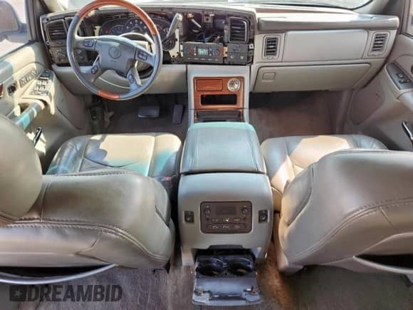 2003 Cadillac Escalade ESV with VIN 3GYFK66N33G306212, listed as a Copart auction lot 81671555 with 276,093 mi miles and Clean title. Bid and sale history available at DreamBid. Image 8.