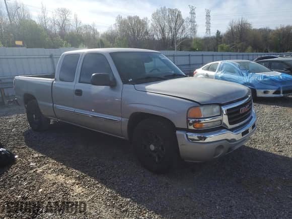 2005 GMC Sierra 1500 SLE с VIN 2GTEC19TX51271045, выставлен на аукционе Copart как лот 49779355 с пробегом 98 230 миль миль и Чистый • Clean title. История ставок и продаж доступна на DreamBid. Изображение 4.