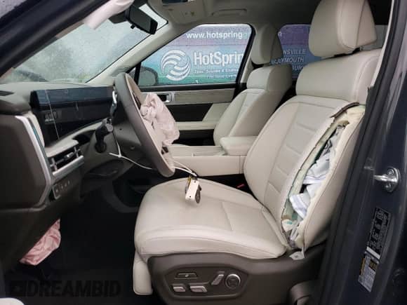 2024 Hyundai Santa Fe Calligraphy z VIN 5NMP5DGL4RH062019, wystawiony jako Copart lot #81149935 z przebiegiem 7 403 mil mil oraz Szkoda całkowita • Salvage title. Historia ofert i sprzedaży dostępna na DreamBid. Obrazek 7.