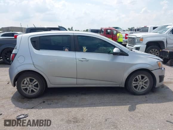 2015 Chevrolet Sonic LT с VIN 1G1JC6SH6F4148651, выставлен на аукционе IAAI как лот 43218591 с пробегом 161 499 миль миль и . История ставок и продаж доступна на DreamBid. Изображение 13.