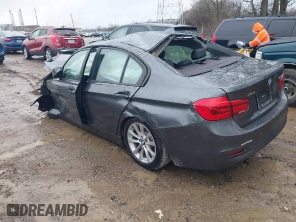 2016 BMW 3 Series 320i xDrive с VIN WBA8A3C55GK690199, выставлен на аукционе IAAI как лот 41204671 с пробегом 169 163 миль миль и . История ставок и продаж доступна на DreamBid. Изображение 3.
