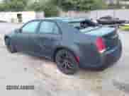 2019 Chrysler 300 S с VIN 2C3CCABGXKH676365, выставлен на аукционе IAAI как лот 43240627 с пробегом 92 267 миль миль и . История ставок и продаж доступна на DreamBid. Изображение 3.