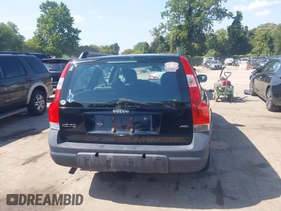 2007 Volvo XC70 with VIN YV4SZ592271265620, listed as a IAAI auction lot 43255494 with 284,319 mi miles and . Bid and sale history available at DreamBid. Image 16.