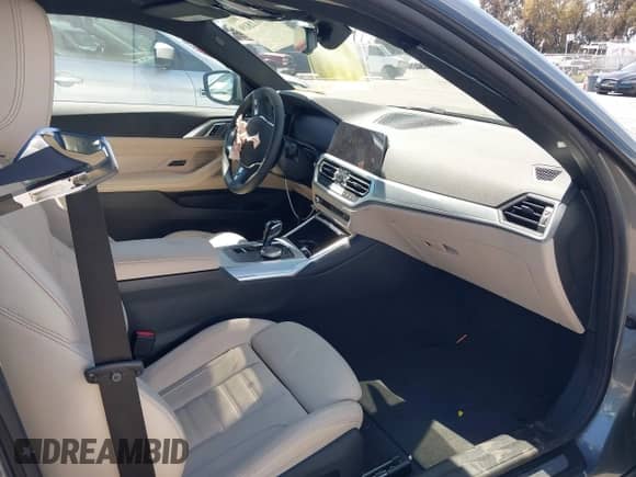 2023 BMW 4 Series 430i xDrive z VIN WBA73AP02PCM47839, wystawiony jako IAAI lot #42011819 z przebiegiem 8 545 mil mil oraz . Historia ofert i sprzedaży dostępna na DreamBid. Obrazek 5.