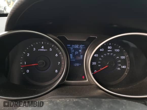 2016 Hyundai Veloster z VIN KMHTC6ADXGU263958, wystawiony jako Copart lot #82074745 z przebiegiem 143 210 mil mil oraz Szkoda całkowita • Salvage title. Historia ofert i sprzedaży dostępna na DreamBid. Obrazek 9.