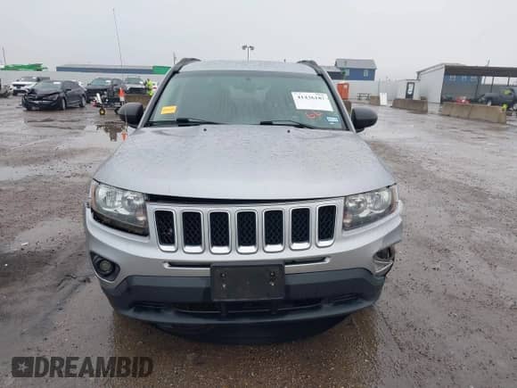 2017 Jeep Compass Sport с VIN 1C4NJCBA7HD124023, выставлен на аукционе IAAI как лот 41436187 с пробегом Не указан миль и . История ставок и продаж доступна на DreamBid. Изображение 12.