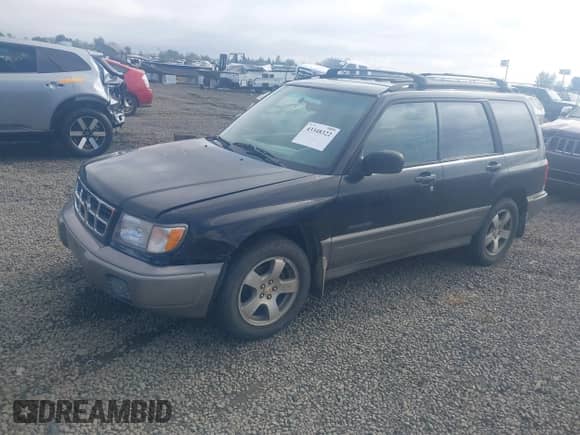 1999 Subaru Forester S with VIN JF1SF6555XH743527, listed as a IAAI auction lot 43348322 with 280,073 mi miles and . Bid and sale history available at DreamBid. Image 2.