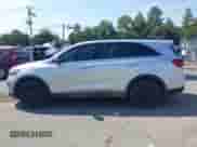 2020 Kia Sorento LX z VIN 5XYPG4A57LG710216, wystawiony jako IAAI lot #43276145 z przebiegiem 76 334 mil mil oraz . Historia ofert i sprzedaży dostępna na DreamBid. Obrazek 14.