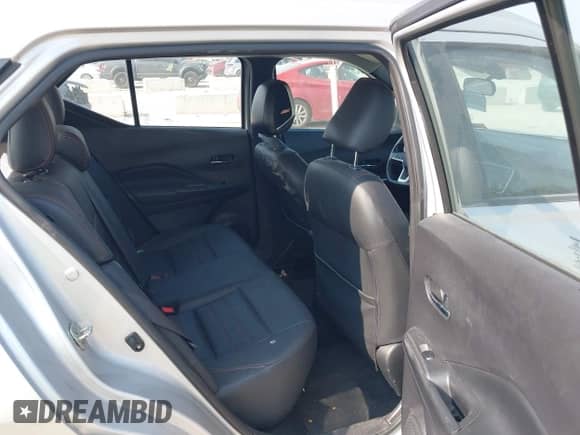 2020 Nissan Kicks SR z VIN 3N1CP5DV2LL563847, wystawiony jako IAAI lot #42906965 z przebiegiem 92 960 mil mil oraz . Historia ofert i sprzedaży dostępna na DreamBid. Obrazek 8.