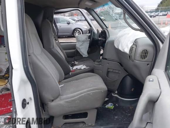 2004 Chevrolet Astro Cargo с VIN 1GCDM19X44B123208, выставлен на аукционе IAAI как лот 41200783 с пробегом 203 221 миль миль и . История ставок и продаж доступна на DreamBid. Изображение 5.