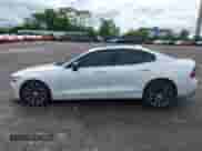 2021 Volvo S60 Momentum с VIN 7JR102TZ4MG117993, выставлен на аукционе IAAI как лот 42340226 с пробегом 32 694 миль миль и . История ставок и продаж доступна на DreamBid. Изображение 15.
