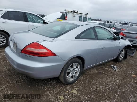 2004 Honda Accord EX z VIN 1HGCM72554A005926, wystawiony jako Copart lot #52573855 z przebiegiem 211 274 mil mil oraz Szkoda całkowita • Salvage title. Historia ofert i sprzedaży dostępna na DreamBid. Obrazek 3.