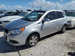 2009 Chevrolet Aveo 1LT z VIN KL1TD66E79B637368, wystawiony jako Copart lot #76706294 z przebiegiem 96 478 mil mil oraz Szkoda całkowita • Salvage title. Historia ofert i sprzedaży dostępna na DreamBid. Obrazek 1.