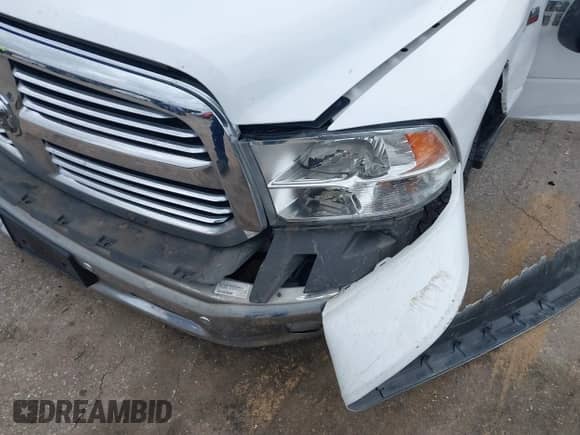 2018 Ram 1500 Big Horn z VIN 1C6RR7GT8JS311940, wystawiony jako IAAI lot #41313507 z przebiegiem 116 678 mil mil oraz . Historia ofert i sprzedaży dostępna na DreamBid. Obrazek 6.