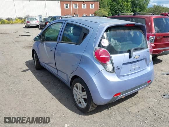 2014 Chevrolet Spark LT z VIN KL8CD6S92EC553229, wystawiony jako IAAI lot #43022432 z przebiegiem 122 373 mil mil oraz . Historia ofert i sprzedaży dostępna na DreamBid. Obrazek 3.