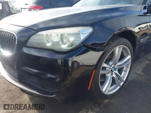 2013 BMW 7 Series 740Li with VIN WBAYE4C59DD136786, listed as a IAAI auction lot 42722440 with 126,170 mi miles and . Bid and sale history available at DreamBid. Image 20.