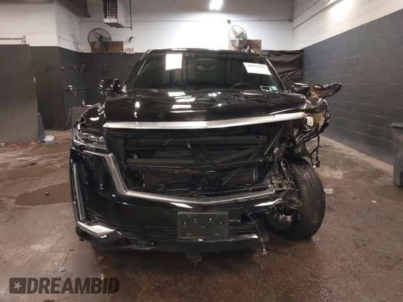 2022 Cadillac Escalade ESV Premium Luxury with VIN 1GYS4KKL2NR134764, listed as a IAAI auction lot 41532115 with 30,453 mi miles and . Bid and sale history available at DreamBid. Image 12.