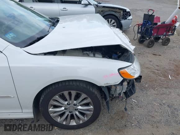 2011 Hyundai Azera Limited z VIN KMHFC4DF6BA552778, wystawiony jako IAAI lot #42822958 z przebiegiem 173 896 mil mil oraz . Historia ofert i sprzedaży dostępna na DreamBid. Obrazek 13.