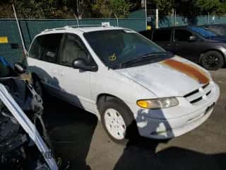1996 Dodge Caravan SE с VIN 1B4GP45R8TB509090, выставлен на аукционе Copart как лот 73795694 с пробегом Не указан миль и Списание • Salvage title. История ставок и продаж доступна на DreamBid. Изображение 4.