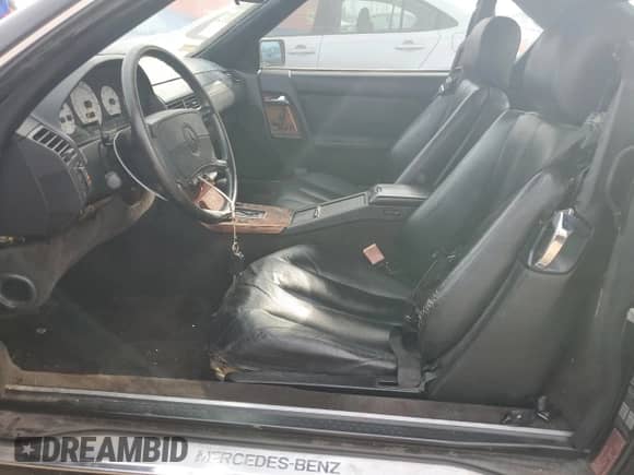 1991 Mercedes-Benz 500 z VIN WDBFA66E8MF015764, wystawiony jako Copart lot #90507715 z przebiegiem 74 915 mil mil oraz Czysty tytuł • Clean title. Historia ofert i sprzedaży dostępna na DreamBid. Obrazek 7.