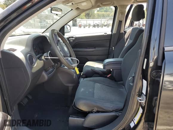 2011 Jeep Compass with VIN 1J4NT1FA0BD137755, listed as a Copart auction lot 69515235 with 108,023 mi miles and Salvage title. Bid and sale history available at DreamBid. Image 7.