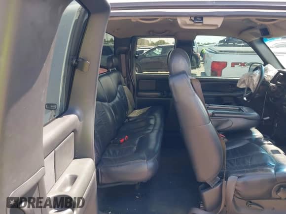 2001 Chevrolet Silverado 1500 LS с VIN 2GCEC19V311171803, выставлен на аукционе IAAI как лот 43209943 с пробегом Не указан миль и . История ставок и продаж доступна на DreamBid. Изображение 8.