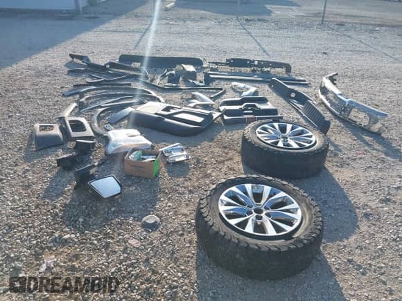 2016 Ford F-150 XLT z VIN 1FTEW1EG7GFD19712, wystawiony jako IAAI lot #42927063 z przebiegiem 146 108 mil mil oraz . Historia ofert i sprzedaży dostępna na DreamBid. Obrazek 20.