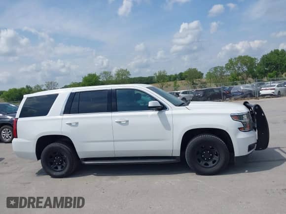 2018 Chevrolet Tahoe Commercial с VIN 1GNSKDEC1JR242328, выставлен на аукционе IAAI как лот 42507390 с пробегом 129 361 миль миль и . История ставок и продаж доступна на DreamBid. Изображение 13.