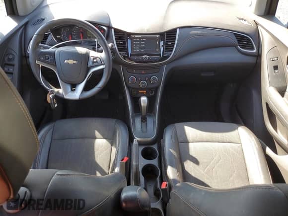 2017 Chevrolet Trax LT with VIN 3GNCJLSB2HL187967, listed as a Copart auction lot 81013005 with 43,138 mi miles and Salvage title. Bid and sale history available at DreamBid. Image 8.